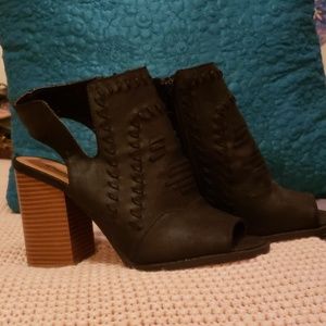 Size 7 open toe bootie